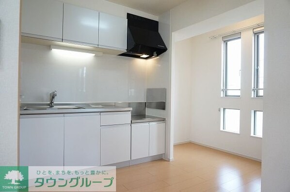 アン・ミケーリアの物件内観写真